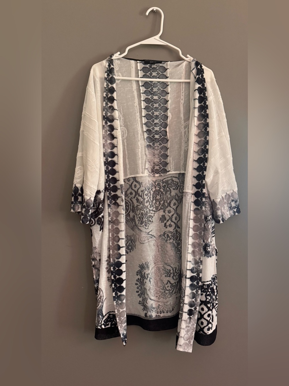 Ativa Gray and White Printed Open Cardigan